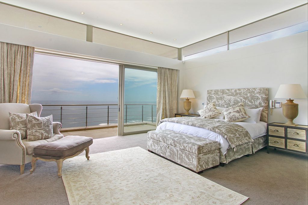 Photo 1 of Open Villa accommodation in Bantry Bay, Cape Town with 5 bedrooms and 5 bathrooms