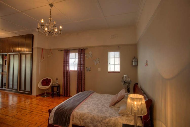 Photo 13 of Oranjezicht Lina Villa accommodation in Oranjezicht, Cape Town with 5 bedrooms and 3.5 bathrooms
