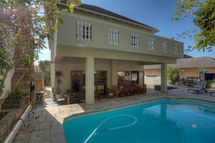Photo 2 of Oranjezicht Lina Villa accommodation in Oranjezicht, Cape Town with 5 bedrooms and 3.5 bathrooms
