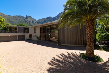 Photo 3 of Organic House accommodation in Bishopscourt, Cape Town with 6 bedrooms and 6 bathrooms