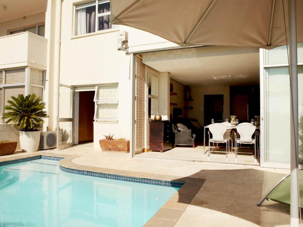 Photo 12 of Panorama Apartment accommodation in Camps Bay, Cape Town with 1 bedrooms and 1 bathrooms