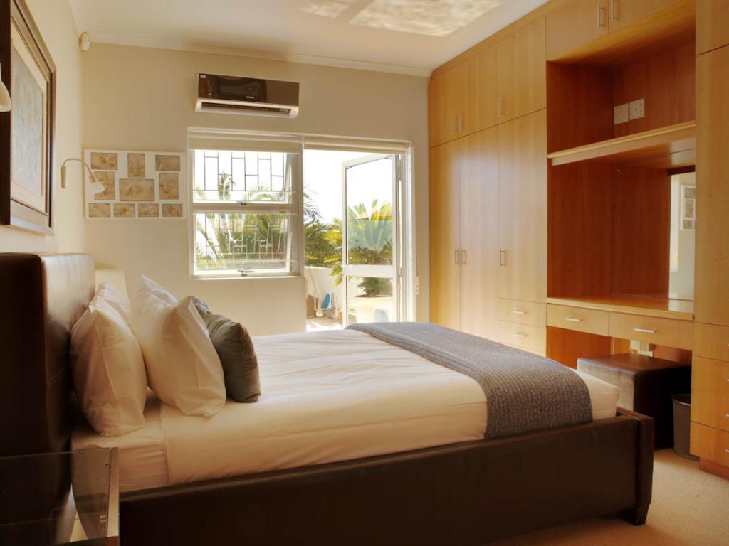 Photo 24 of Panorama Apartment accommodation in Camps Bay, Cape Town with 1 bedrooms and 1 bathrooms