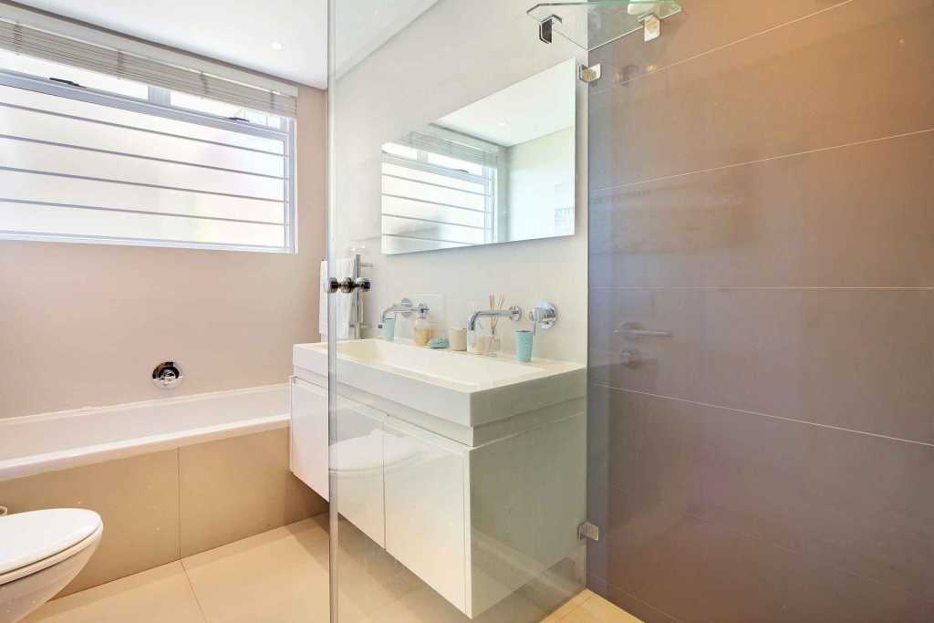 Photo 12 of Panova accommodation in Green Point, Cape Town with 3 bedrooms and 3 bathrooms