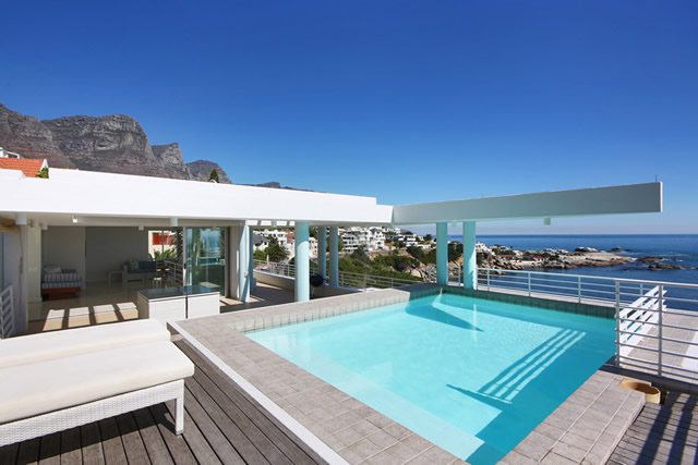 Photo 7 of Paradiso Views accommodation in Camps Bay, Cape Town with 7 bedrooms and 6 bathrooms