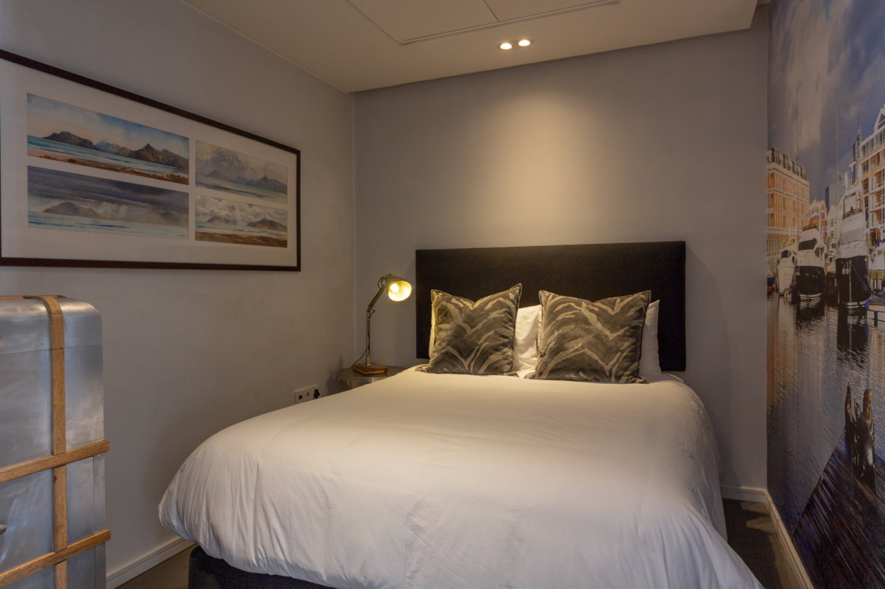 Photo 22 of Parergon 104 accommodation in V&A Waterfront, Cape Town with 1 bedrooms and 1 bathrooms