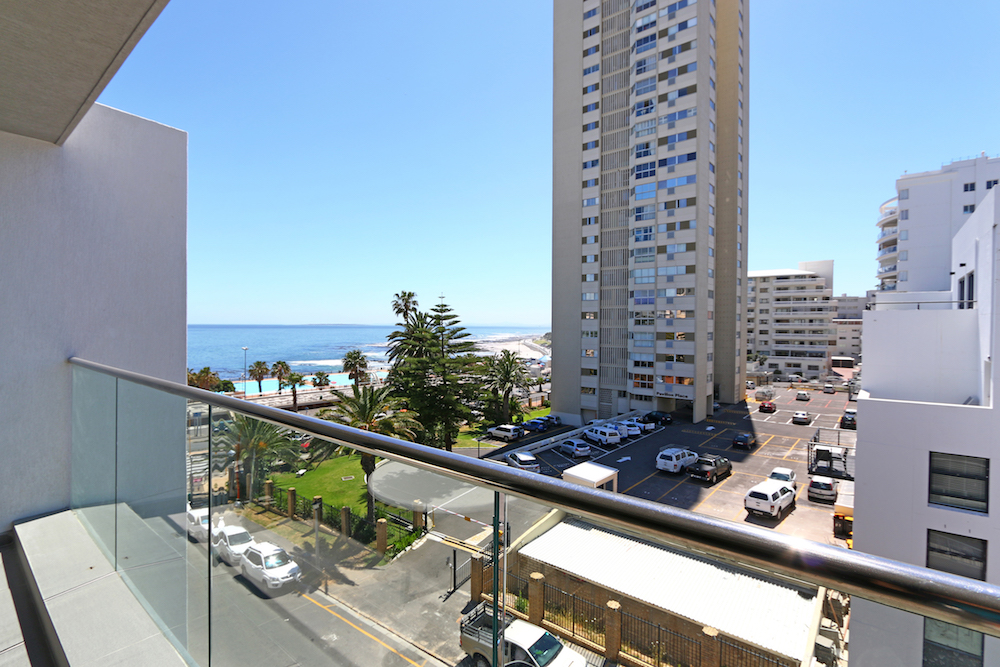 Photo 2 of Pavilion accommodation in Sea Point, Cape Town with 2 bedrooms and 2 bathrooms