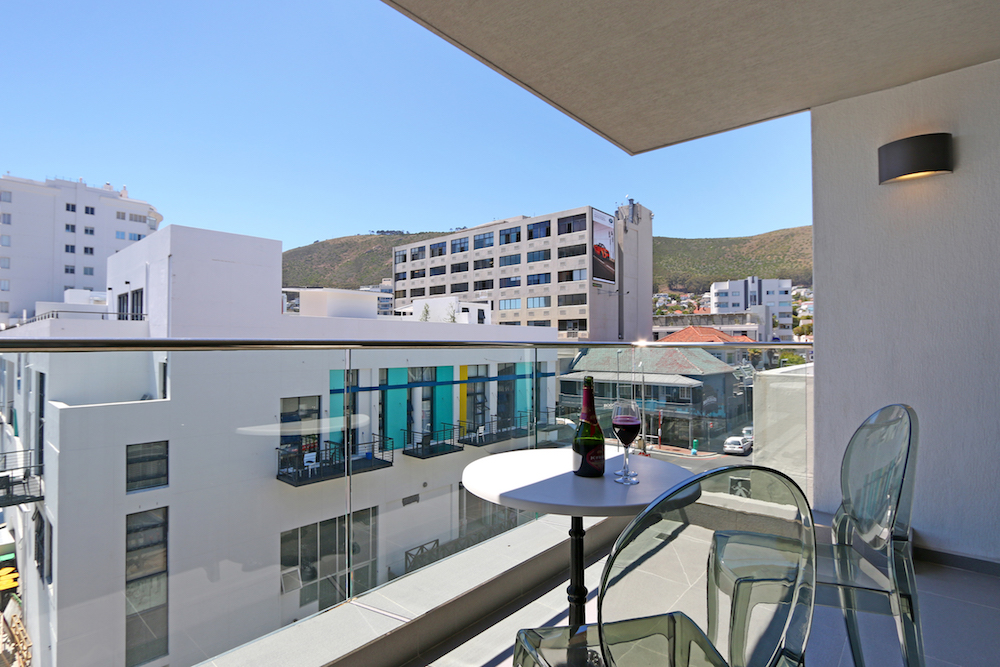 Photo 9 of Pavilion accommodation in Sea Point, Cape Town with 2 bedrooms and 2 bathrooms