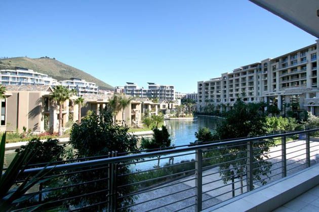 Photo 11 of Pembroke 107 accommodation in V&A Waterfront, Cape Town with 1 bedrooms and 1 bathrooms