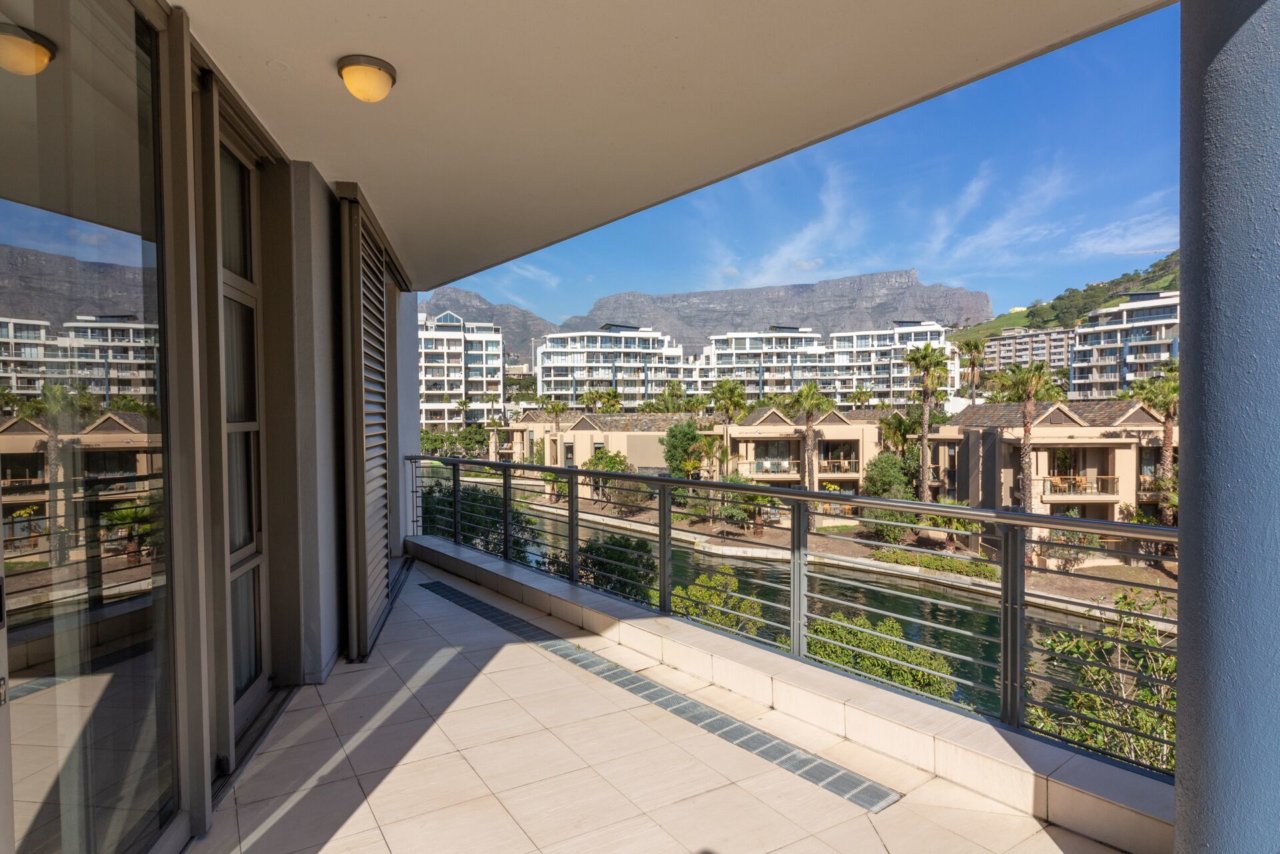 Photo 22 of Pembroke 207 accommodation in V&A Waterfront, Cape Town with 3 bedrooms and 3 bathrooms