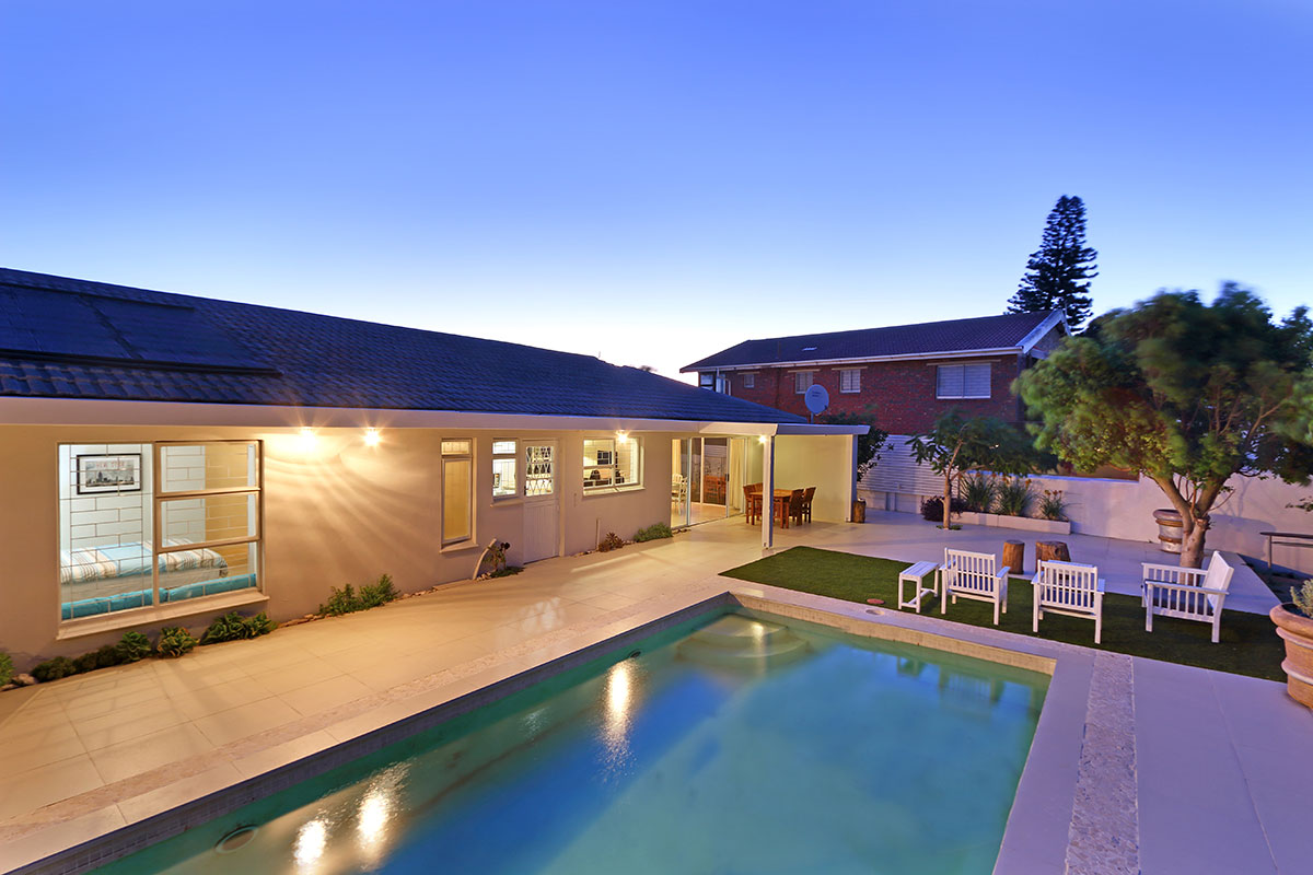 Photo 1 of Pentz Drive Villa accommodation in Bloubergstrand, Cape Town with 5 bedrooms and 2.5 bathrooms