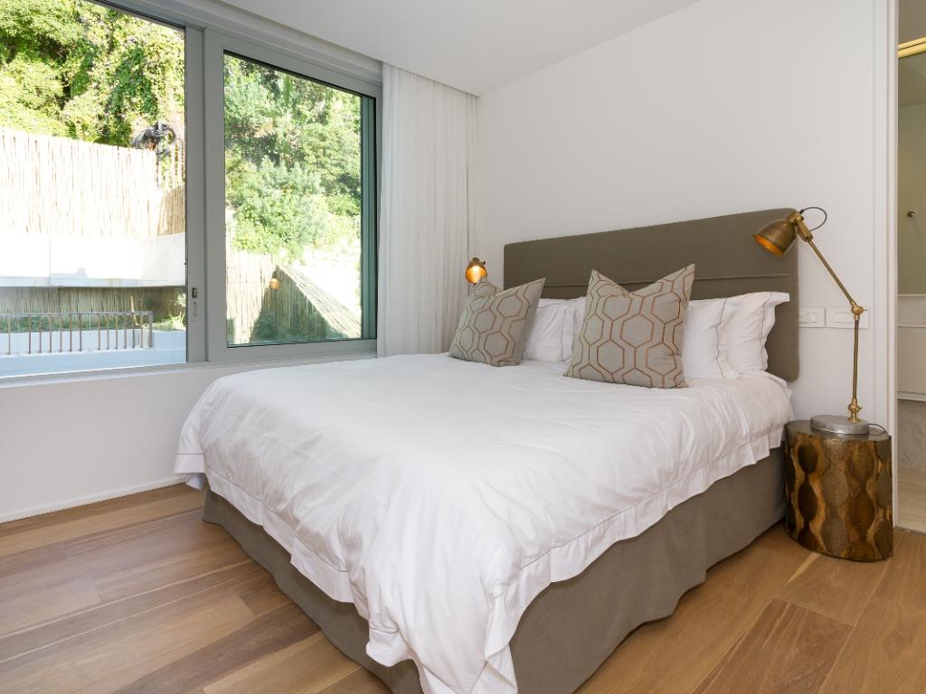 Photo 10 of Peridot accommodation in Camps Bay, Cape Town with 4 bedrooms and 4 bathrooms
