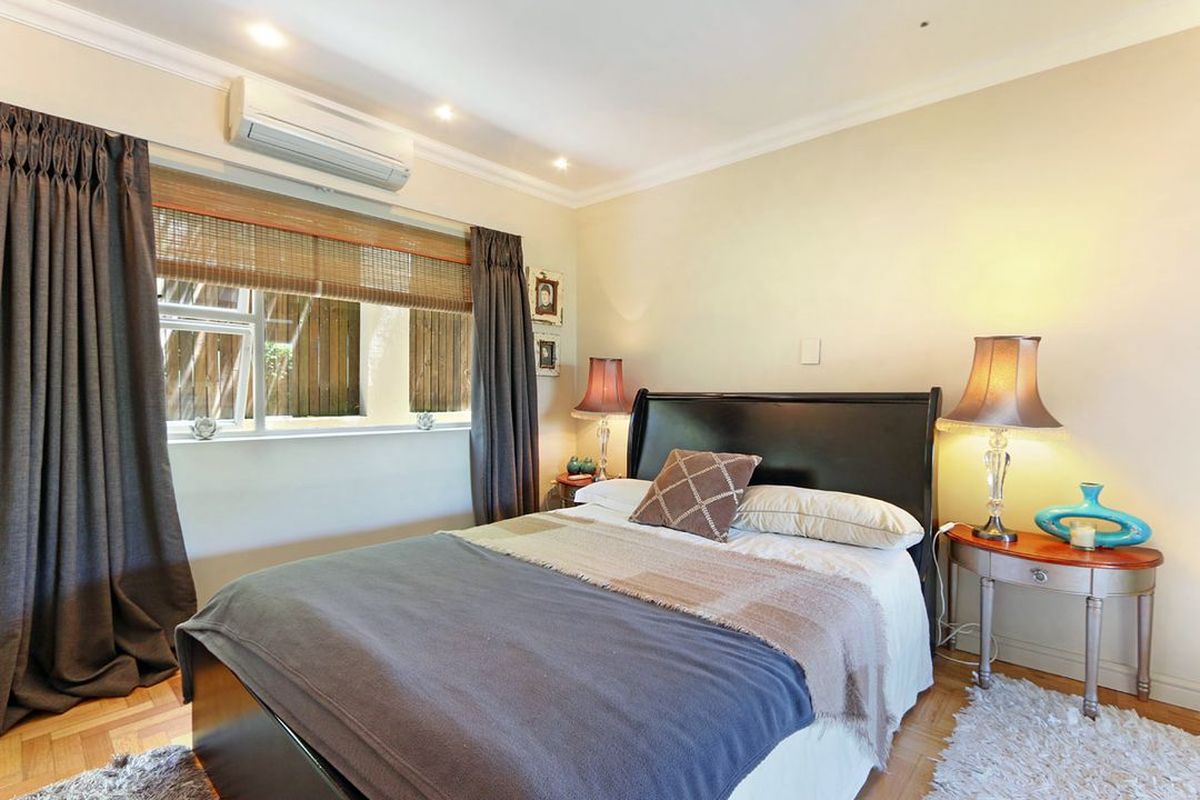 Photo 27 of Pluke Villa accommodation in Newlands, Cape Town with 3 bedrooms and 3 bathrooms