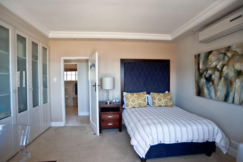 Photo 9 of Quebec Villa accommodation in Camps Bay, Cape Town with 4 bedrooms and 3 bathrooms
