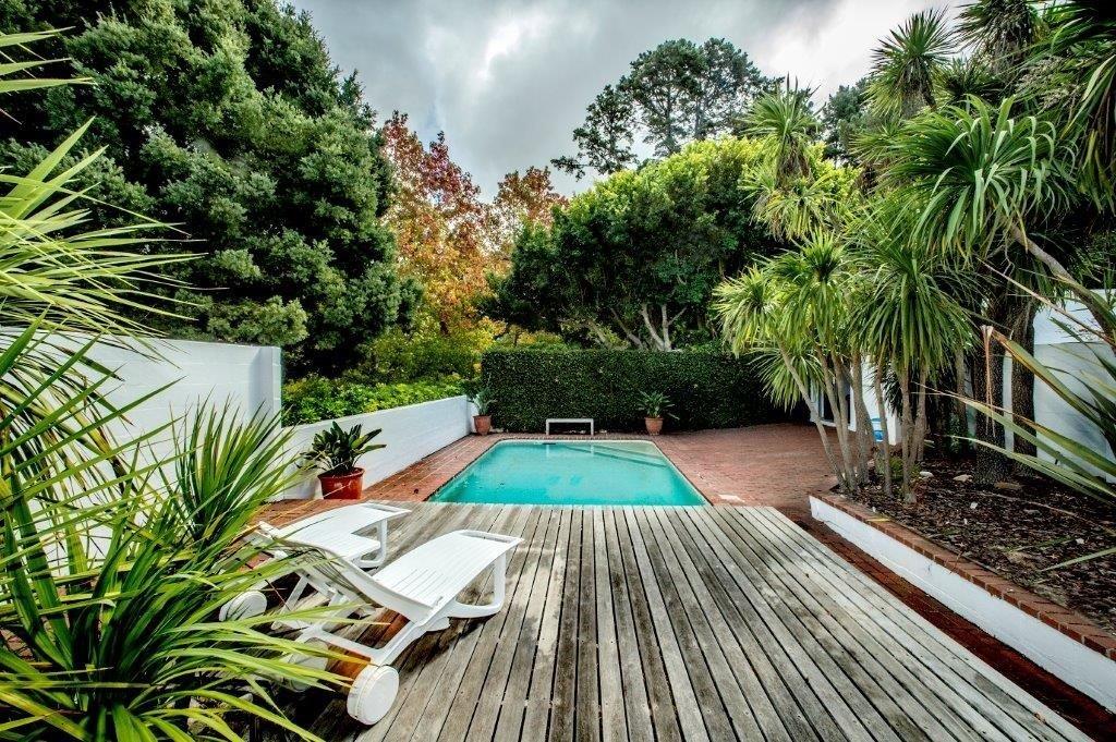 Photo 11 of Quinze Villa accommodation in Constantia, Cape Town with 4 bedrooms and 3 bathrooms