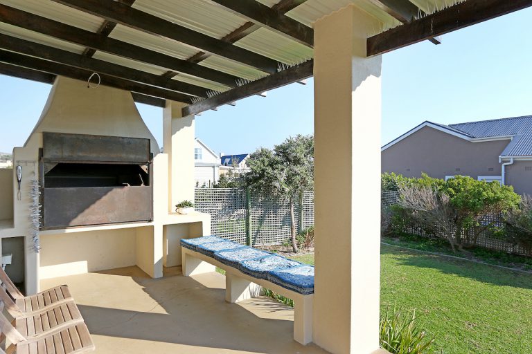 Photo 6 of Rameron in Kommetjie accommodation in Kommetjie, Cape Town with 4 bedrooms and 2 bathrooms