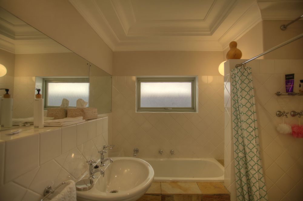 Photo 11 of Ravine Views accommodation in Bantry Bay, Cape Town with 3 bedrooms and 3 bathrooms