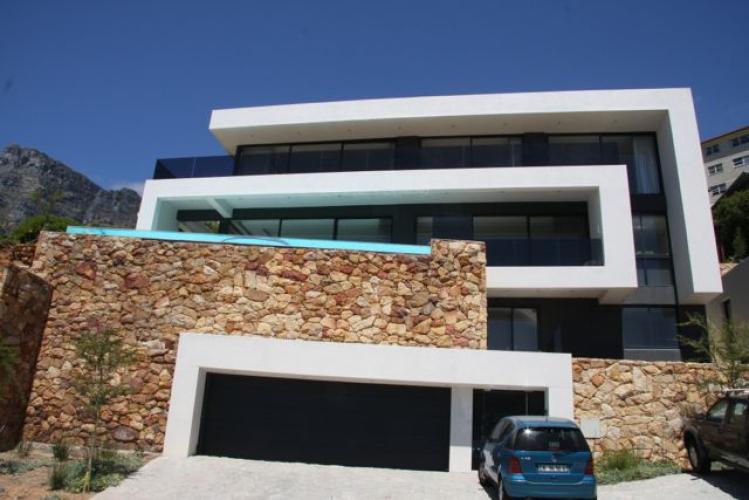 Photo 1 of Rontree House accommodation in Camps Bay, Cape Town with 4 bedrooms and 4 bathrooms