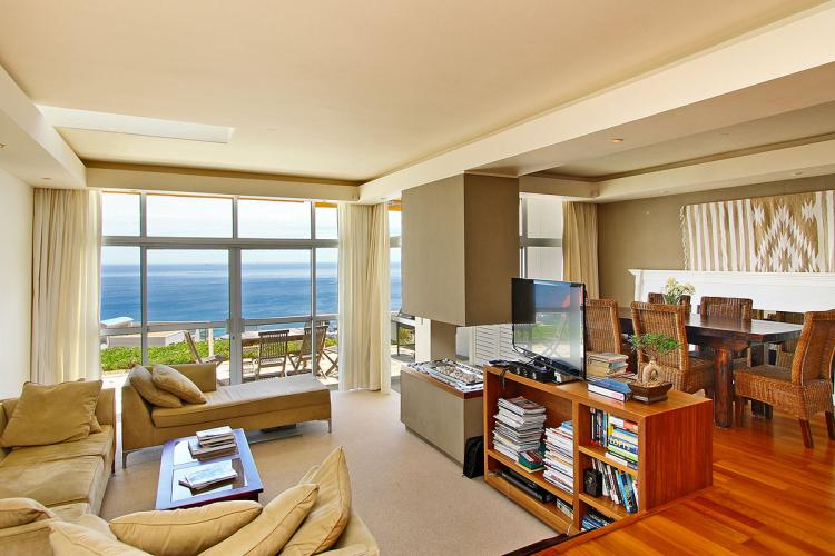 Photo 11 of Roodeberg Heights accommodation in Camps Bay, Cape Town with 2 bedrooms and 2 bathrooms