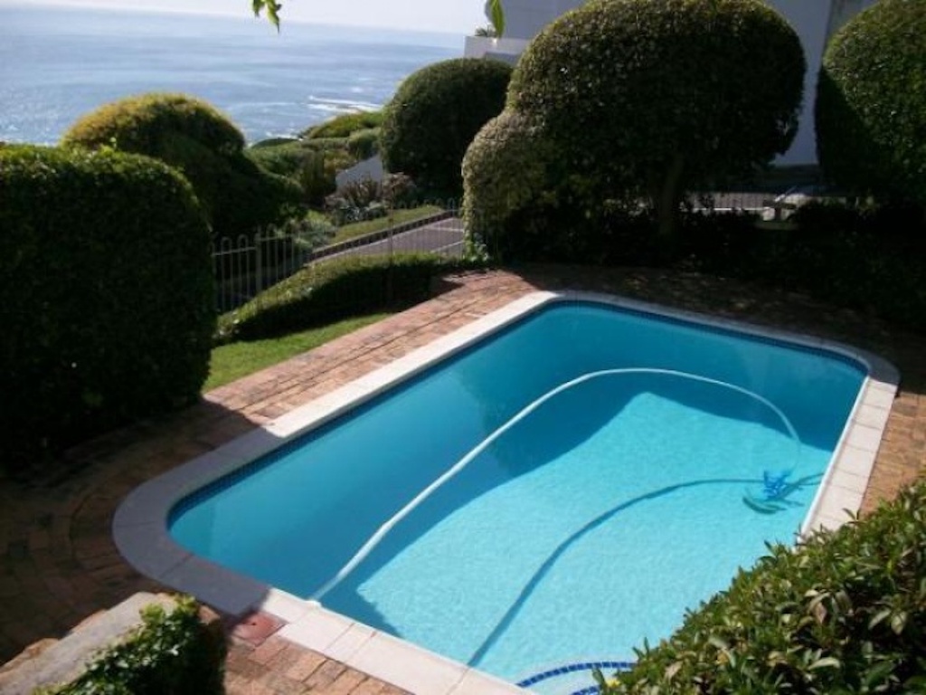 Photo 20 of Roodeberg Views accommodation in Camps Bay, Cape Town with 3 bedrooms and 2 bathrooms