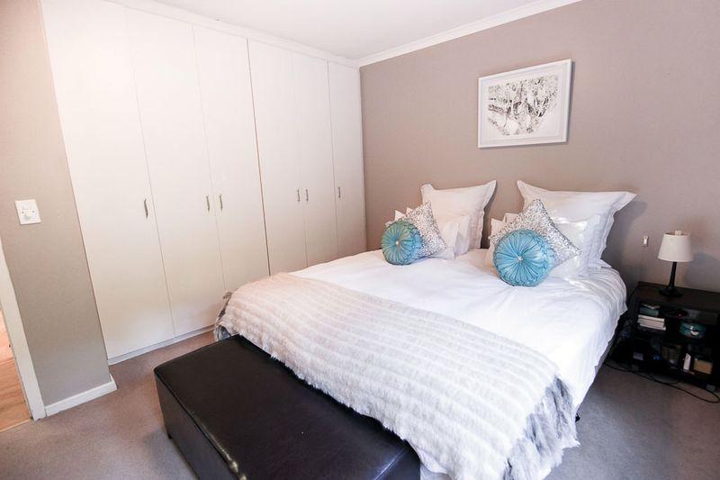 Photo 9 of Ruyteplaats Lodge accommodation in Hout Bay, Cape Town with 2 bedrooms and  bathrooms