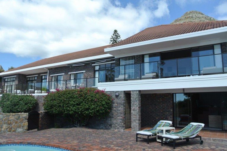 Photo 5 of Sandy Bay accommodation in Llandudno, Cape Town with 3 bedrooms and 2 bathrooms