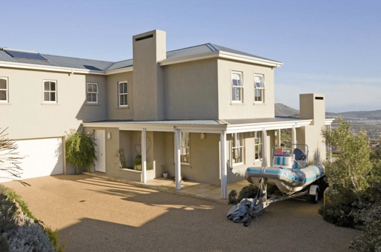 Photo 4 of Sapphire End accommodation in Noordhoek, Cape Town with 5 bedrooms and 3.5 bathrooms