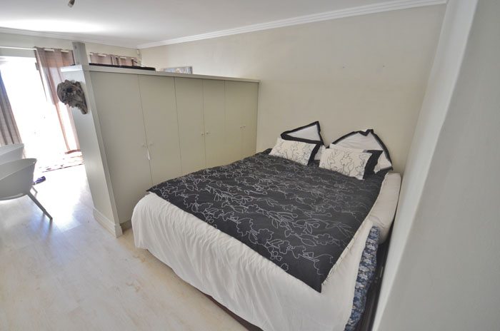 Photo 4 of Sapphire Views accommodation in Noordhoek, Cape Town with 5 bedrooms and 4.5 bathrooms
