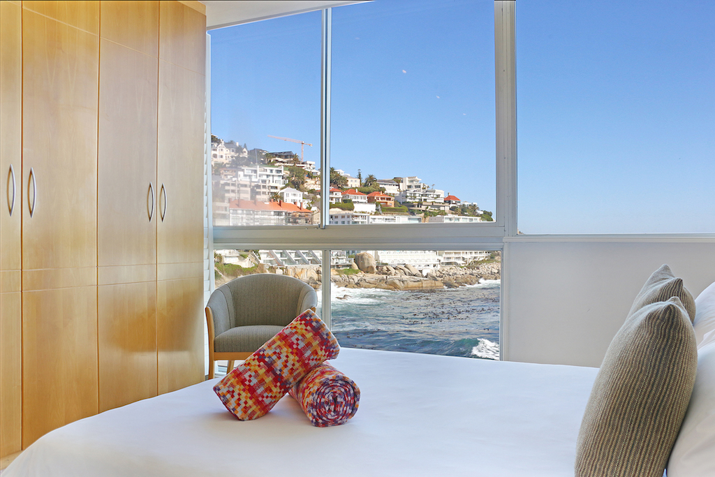 Photo 10 of Sea Breeze Apartment accommodation in Bantry Bay, Cape Town with 3 bedrooms and 3 bathrooms