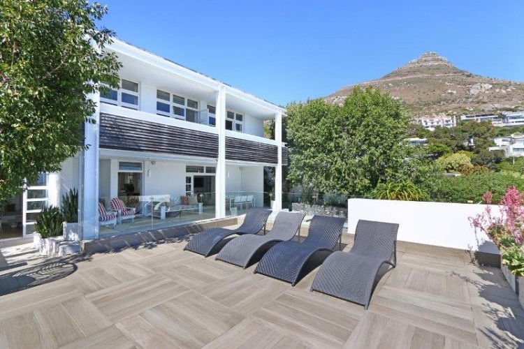 Photo 3 of Sea-esta accommodation in Llandudno, Cape Town with 4 bedrooms and 3 bathrooms
