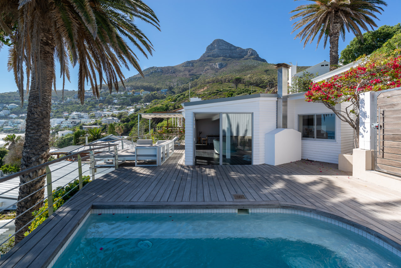 Photo 1 of Sea Haven Bungalow accommodation in Clifton, Cape Town with 3 bedrooms and 3 bathrooms