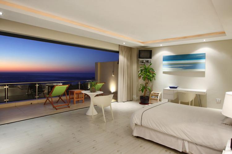 Photo 11 of Sea Mount Studio accommodation in Camps Bay, Cape Town with 1 bedrooms and 1 bathrooms