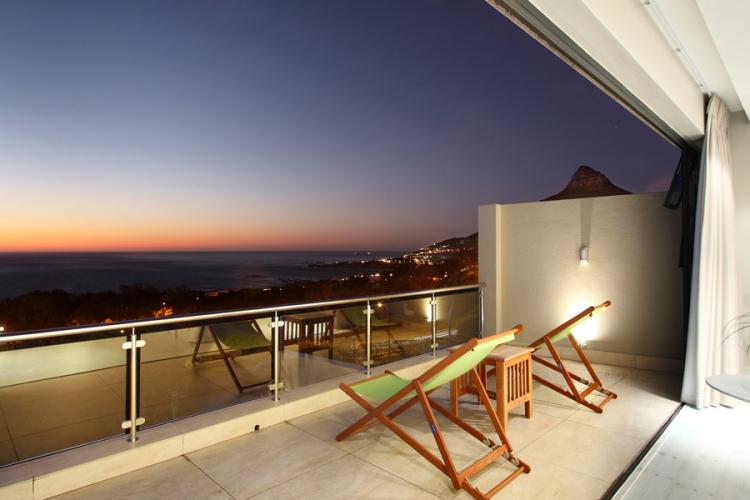 Photo 13 of Sea Mount Studio accommodation in Camps Bay, Cape Town with 1 bedrooms and 1 bathrooms
