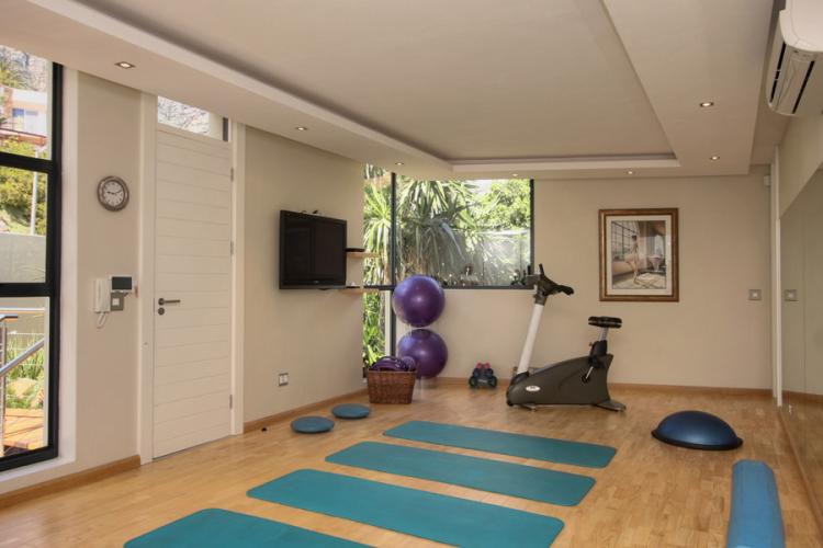 Photo 6 of Sea Mount Studio accommodation in Camps Bay, Cape Town with 1 bedrooms and 1 bathrooms
