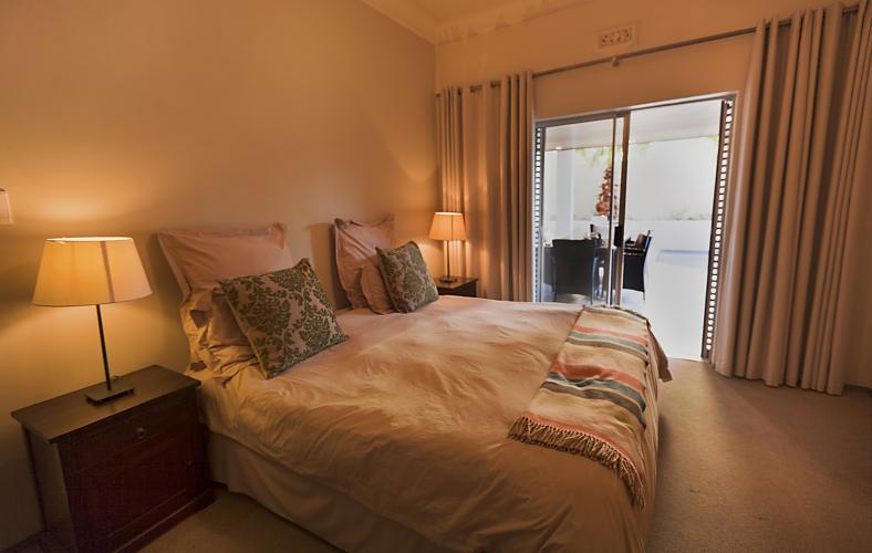 Photo 10 of Sea Point Delight accommodation in Sea Point, Cape Town with 2 bedrooms and 2 bathrooms