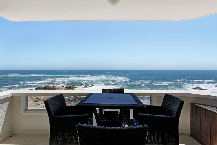 Photo 16 of Sea View Bantry Bay accommodation in Bantry Bay, Cape Town with 2 bedrooms and 2 bathrooms