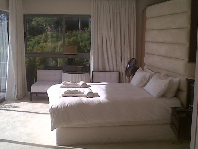 Photo 4 of Sea View accommodation in Camps Bay, Cape Town with 4 bedrooms and 3 bathrooms