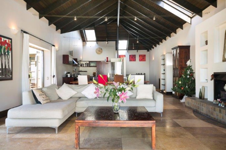 Photo 8 of Sea Waves accommodation in Llandudno, Cape Town with 4 bedrooms and 5 bathrooms