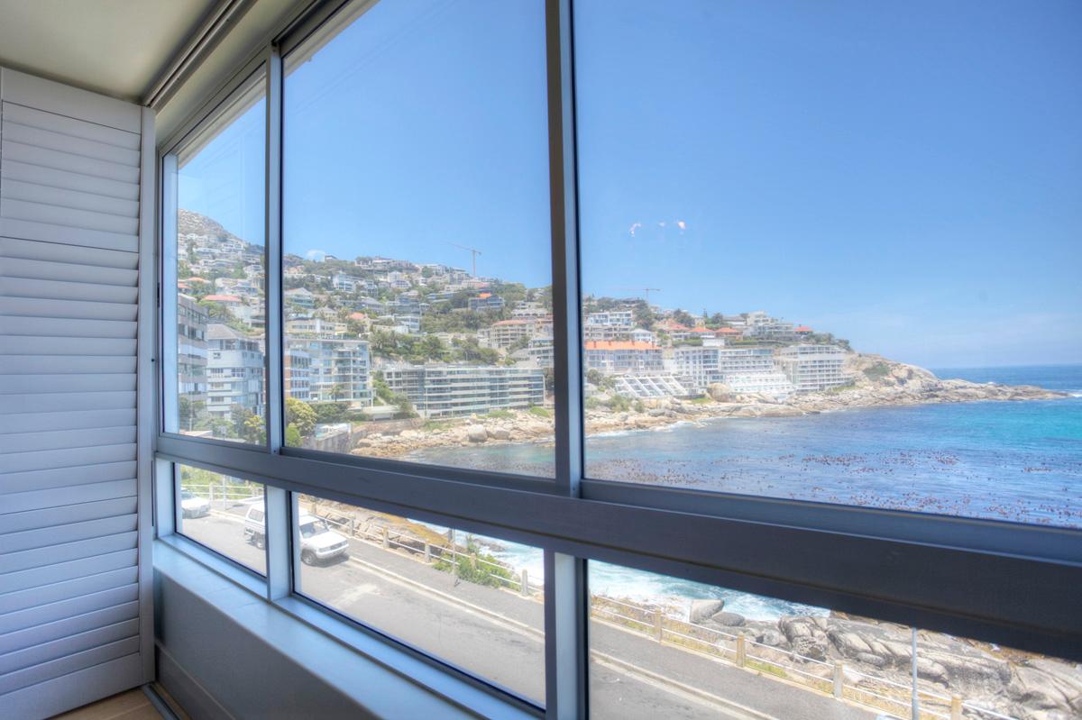 Photo 3 of Seacliffe 204 accommodation in Bantry Bay, Cape Town with 3 bedrooms and 3 bathrooms