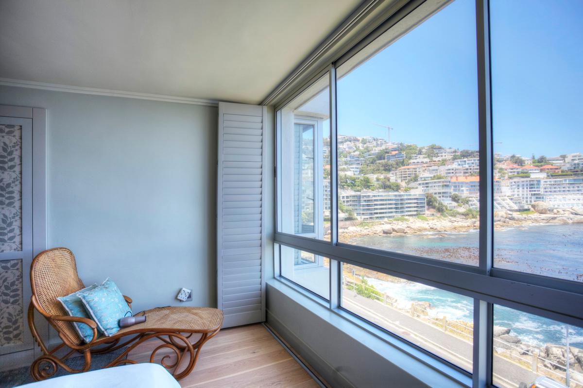 Photo 8 of Seacliffe 204 accommodation in Bantry Bay, Cape Town with 3 bedrooms and 3 bathrooms