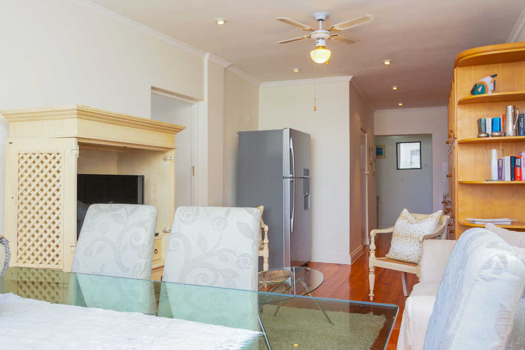 Photo 15 of Seacliffe 205 accommodation in Bantry Bay, Cape Town with 1 bedrooms and 1 bathrooms
