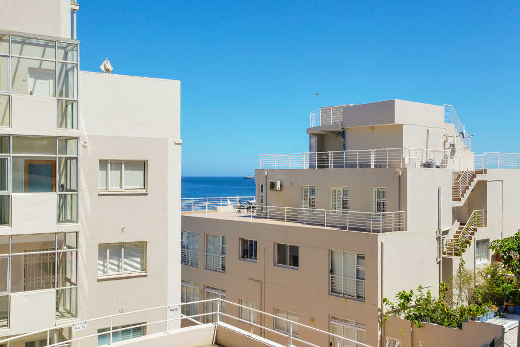 Photo 9 of Seacliffe 205 accommodation in Bantry Bay, Cape Town with 1 bedrooms and 1 bathrooms