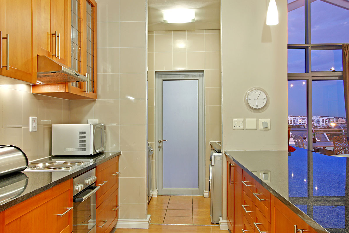 Photo 23 of Seaside Village accommodation in Bloubergstrand, Cape Town with 3 bedrooms and 3 bathrooms