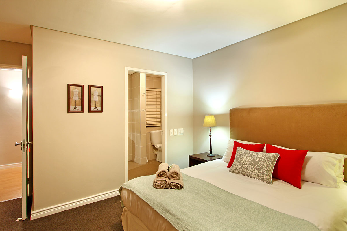 Photo 7 of Seaside Village accommodation in Bloubergstrand, Cape Town with 3 bedrooms and 3 bathrooms