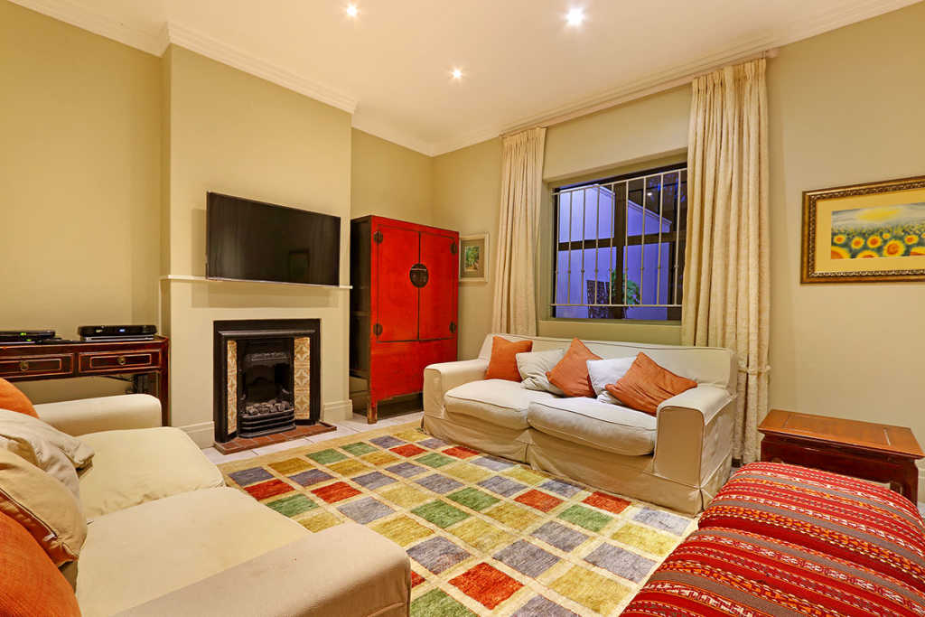 Photo 10 of Serene Constantia accommodation in Constantia, Cape Town with 4 bedrooms and 4 bathrooms