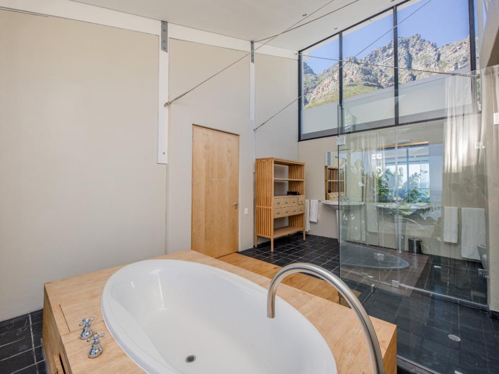 Photo 11 of Seventy Eight Camps Bay accommodation in Camps Bay, Cape Town with 7 bedrooms and 5 bathrooms