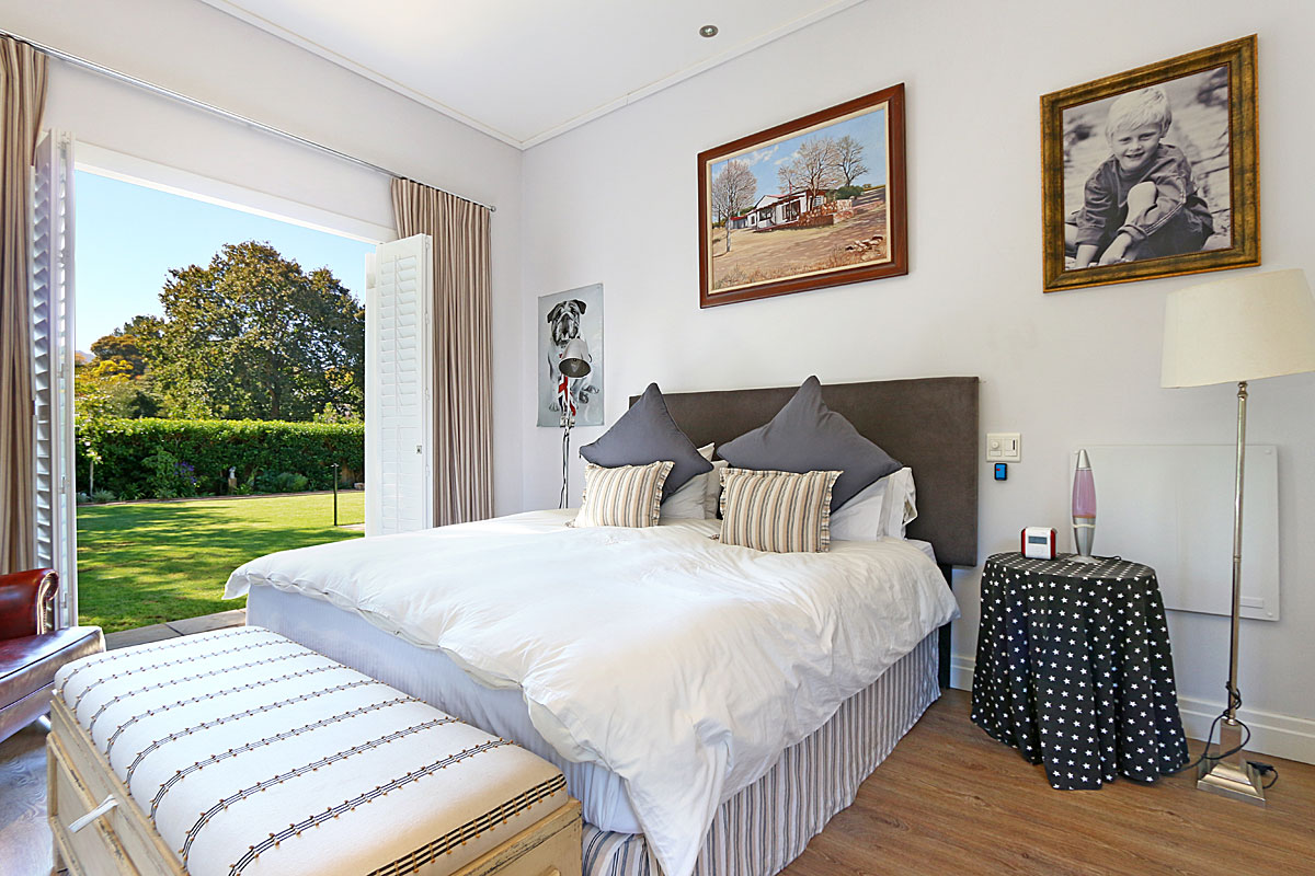 Photo 10 of Shall Cross accommodation in Constantia, Cape Town with 4 bedrooms and 4 bathrooms