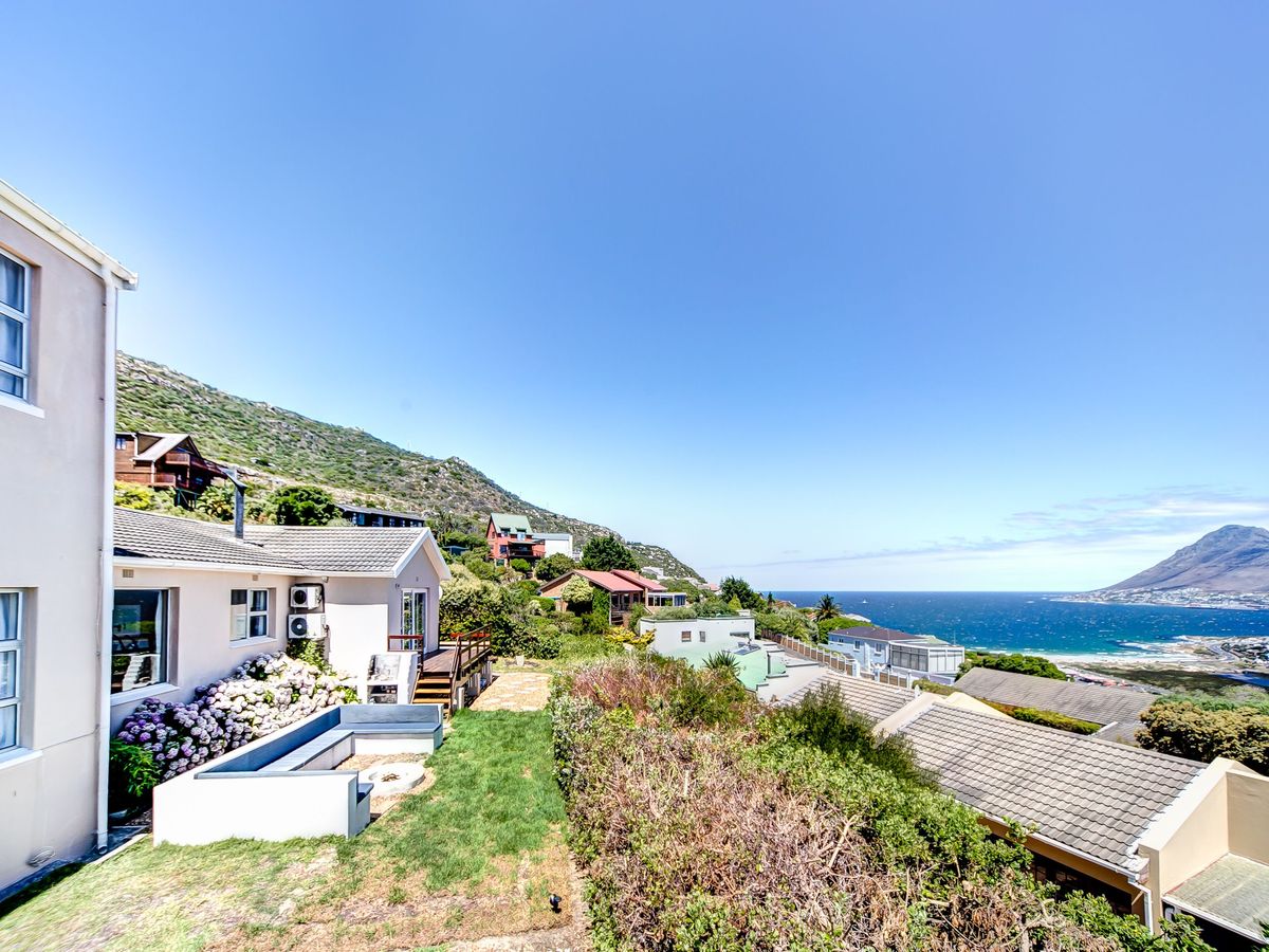 Photo 16 of Simonstown Views accommodation in Simons Town, Cape Town with 4 bedrooms and 3 bathrooms