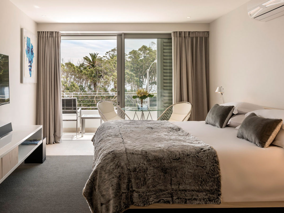 Photo 3 of South Beach Apartments – Deluxe Suite accommodation in Camps Bay, Cape Town with 1 bedrooms and 1 bathrooms