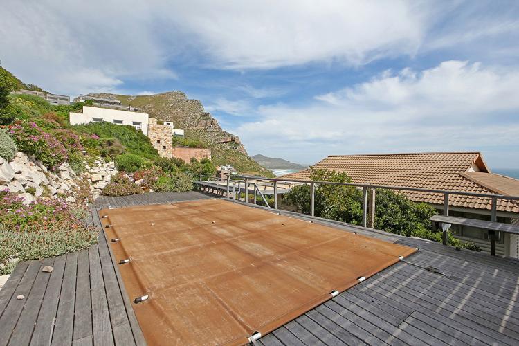 Photo 3 of Southern Right Villa accommodation in Misty Cliffs, Cape Town with 5 bedrooms and 4 bathrooms