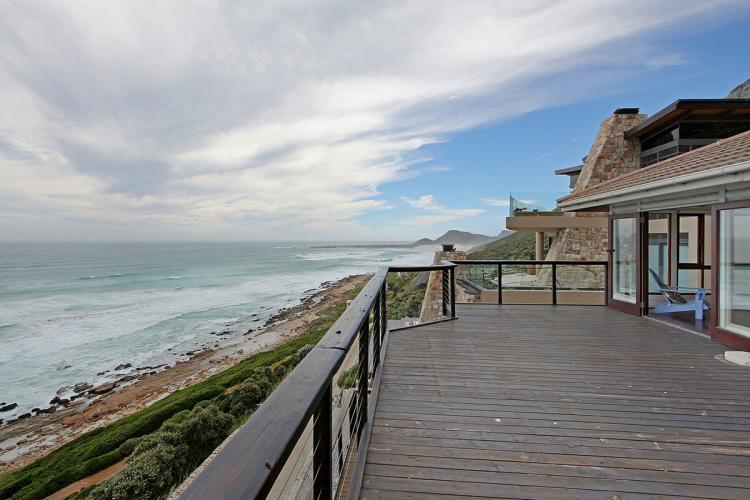 Photo 6 of Southern Right Villa accommodation in Misty Cliffs, Cape Town with 5 bedrooms and 4 bathrooms